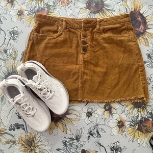 3x$20
Indigo rein Skirt size 13 Mustard